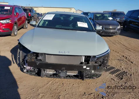 2025 Kia K4 Lxs z USA, uszkodzony, nr VIN 3KPFT4DE2SE066610